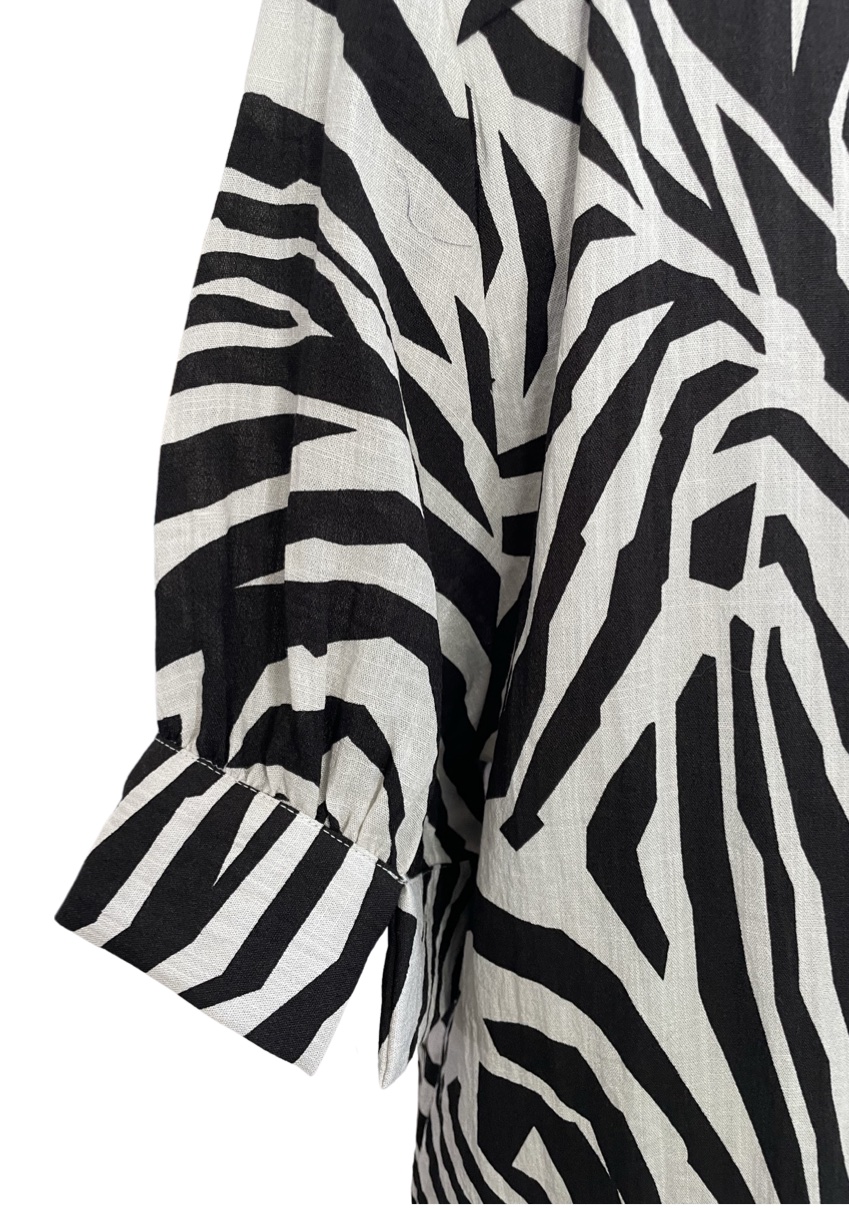 Roz Zebra Sleeve detail