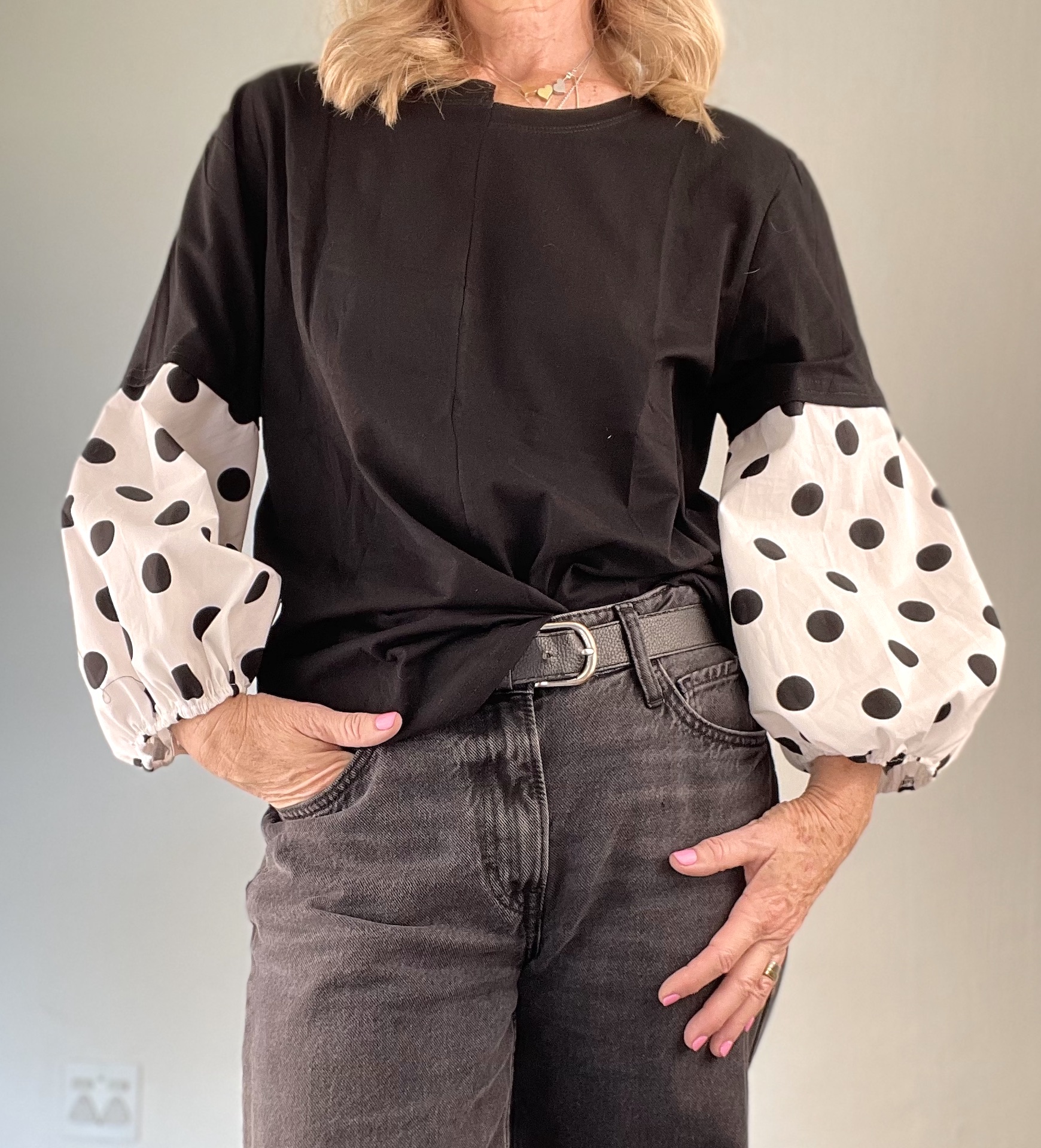 Black T – style 4 white with black polka dots